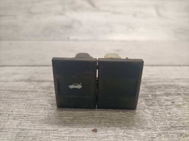 bontott FORD MONDEO III Csomagtér Nyitó Kar / Gomb