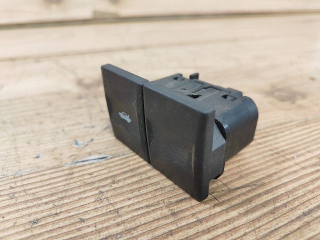 bontott FORD MONDEO III Csomagtér Nyitó Kar / Gomb