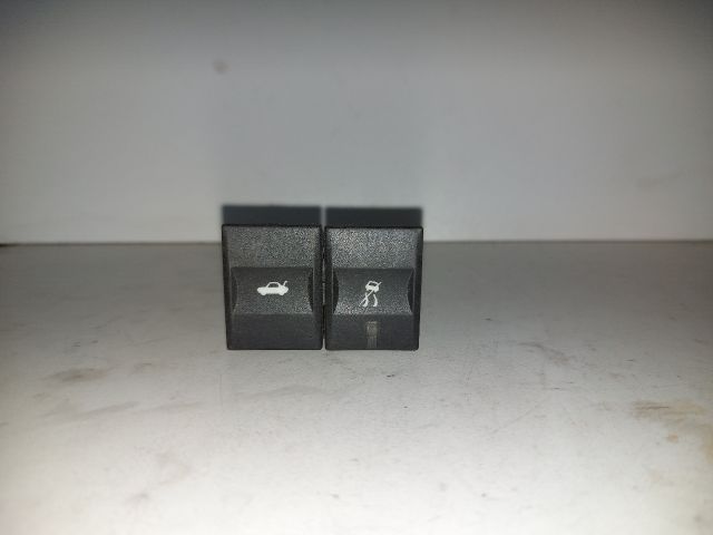 bontott FORD MONDEO III Csomagtér Nyitó Kar / Gomb