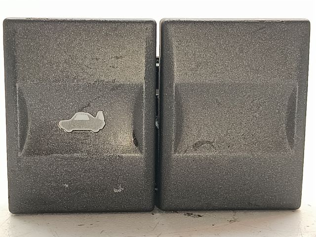 bontott FORD MONDEO III Csomagtér Nyitó Kar / Gomb