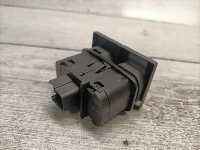 bontott FORD MONDEO III Csomagtér Nyitó Kar / Gomb