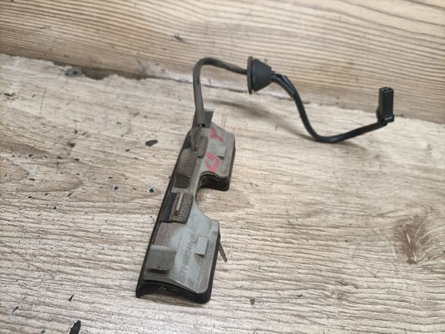 bontott FORD MONDEO III Csomagtér Nyitó Kar / Gomb