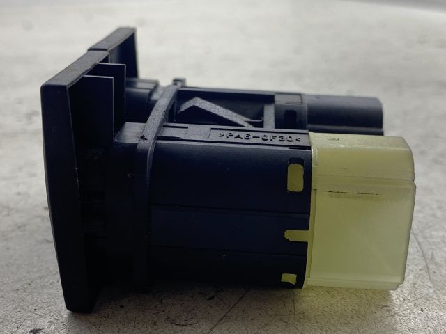 bontott FORD MONDEO III Csomagtér Nyitó Kar / Gomb