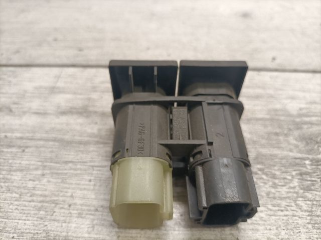 bontott FORD MONDEO III Csomagtér Nyitó Kar / Gomb