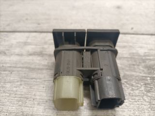 bontott FORD MONDEO III Csomagtér Nyitó Kar / Gomb