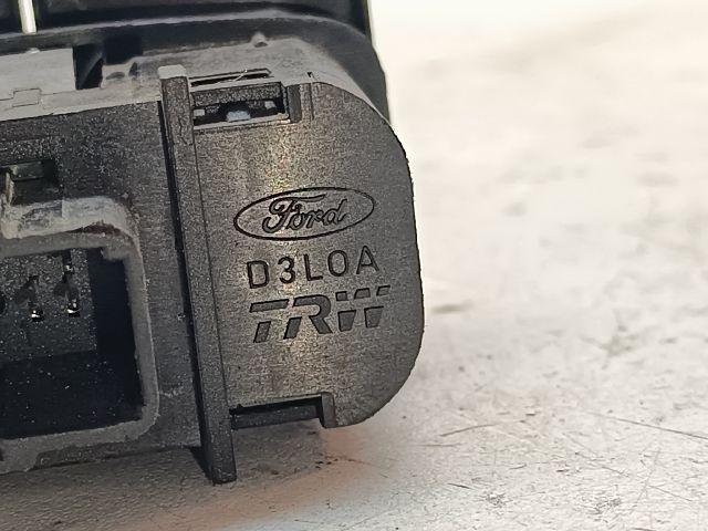 bontott FORD MONDEO III Csomagtér Nyitó Kar / Gomb