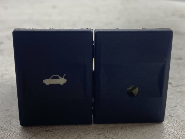 bontott FORD MONDEO III Csomagtér Nyitó Kar / Gomb