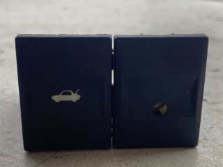 bontott FORD MONDEO III Csomagtér Nyitó Kar / Gomb