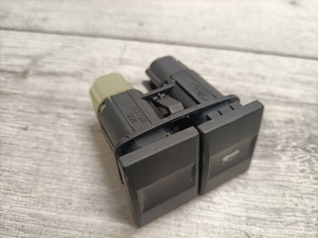 bontott FORD MONDEO III Csomagtér Nyitó Kar / Gomb