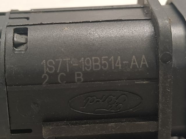 bontott FORD MONDEO III Csomagtér Nyitó Kar / Gomb