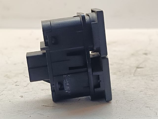 bontott FORD MONDEO III Csomagtér Nyitó Kar / Gomb