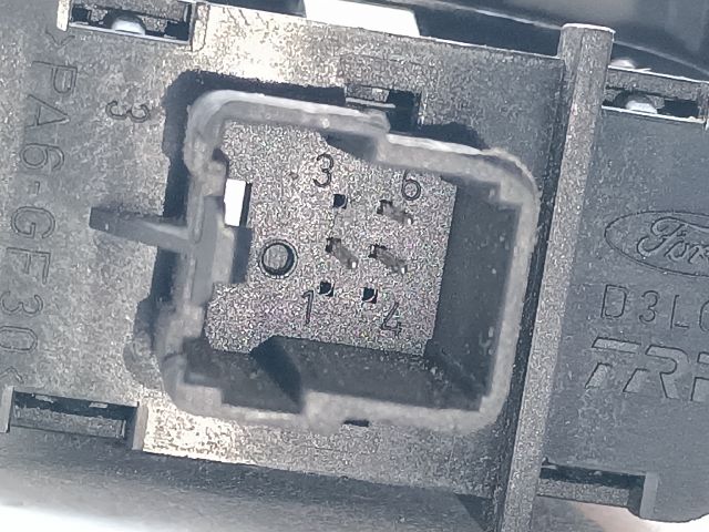 bontott FORD MONDEO III Csomagtér Nyitó Kar / Gomb