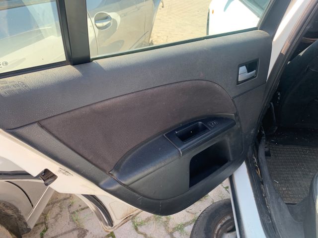 bontott FORD MONDEO III Csomagtér Roló