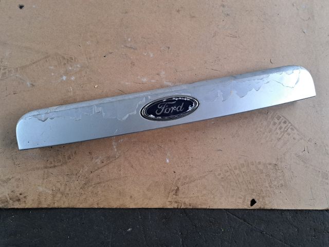 bontott FORD MONDEO III Csomagtérajtó Díszléc