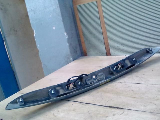 bontott FORD MONDEO III Csomagtérajtó Díszléc