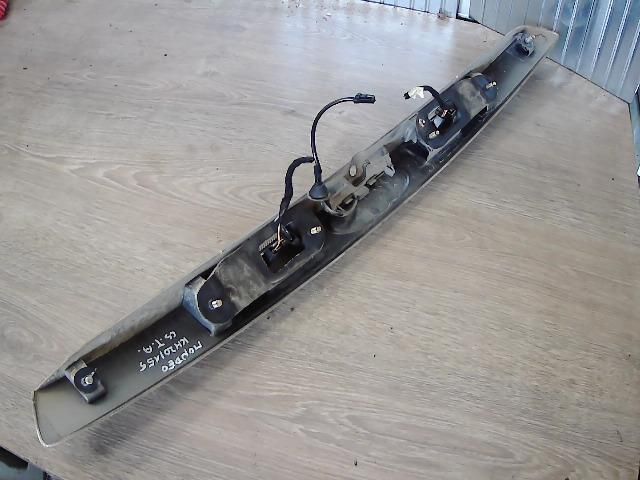 bontott FORD MONDEO III Csomagtérajtó Díszléc