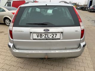 bontott FORD MONDEO III Csomagtérajtó Kárpit