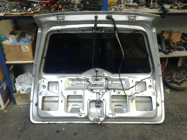 bontott FORD MONDEO III Csomagtérajtó (Üres lemez)