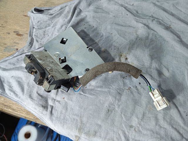 bontott FORD MONDEO III Csomagtérajtó Zárszerkezet