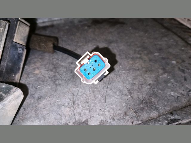 bontott FORD MONDEO III Csomagtérajtó Zárszerkezet