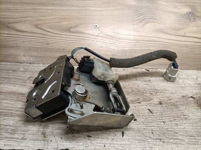 bontott FORD MONDEO III Csomagtérajtó Zárszerkezet