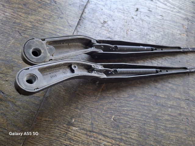 bontott FORD MONDEO III Első Ablaktörlő Kar