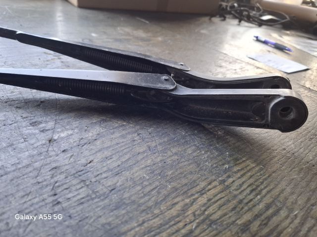 bontott FORD MONDEO III Első Ablaktörlő Kar