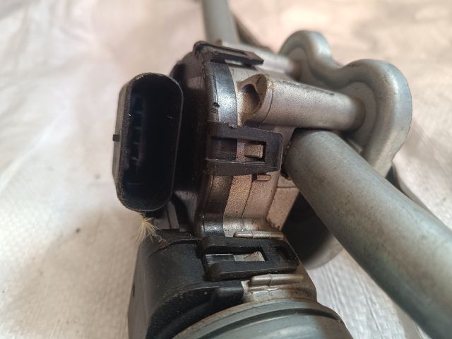 bontott FORD MONDEO III Első Ablaktörlő Szerkezet Motorral