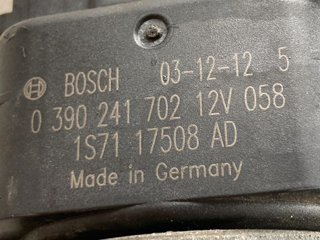 bontott FORD MONDEO III Első Ablaktörlő Szerkezet Motorral