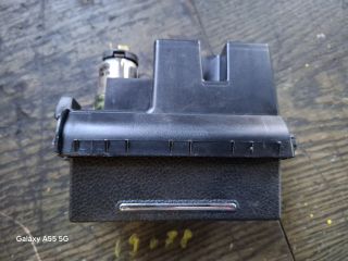 bontott FORD MONDEO III Első Hamutartó