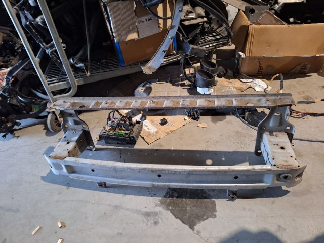 bontott FORD MONDEO III Első Lökhárító Merevítő (Fém)