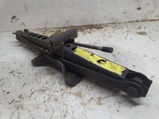 bontott FORD MONDEO III Emelő