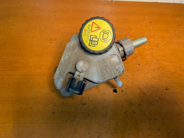 bontott FORD MONDEO III Fékfolyadék Tartály