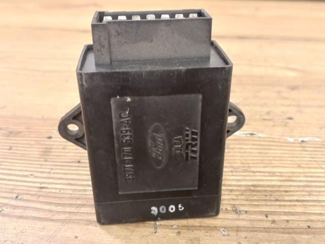 bontott FORD MONDEO III Fényszóró Elektronika