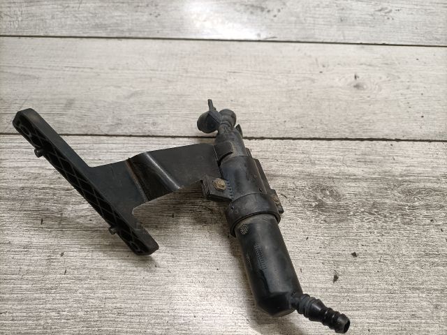 bontott FORD MONDEO III Fényszórómosó Szivattyú