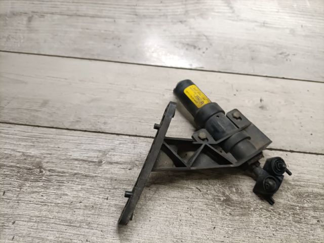 bontott FORD MONDEO III Fényszórómosó Szivattyú