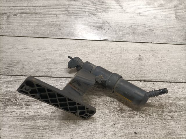 bontott FORD MONDEO III Fényszórómosó Szivattyú