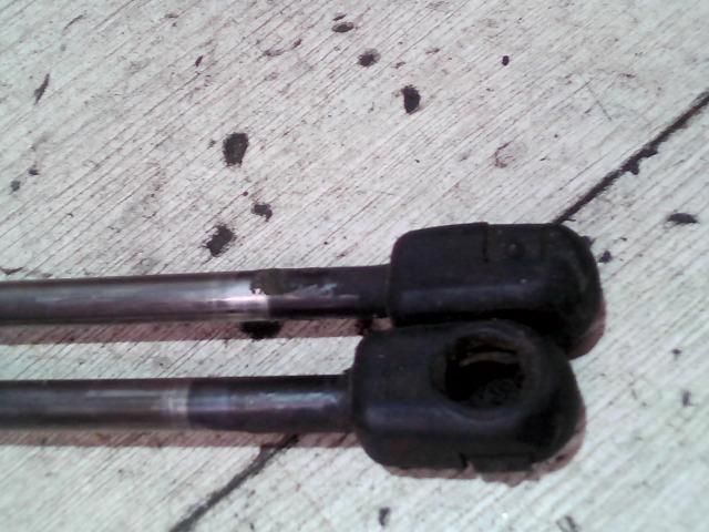 bontott FORD MONDEO III Gázrugós Kitámasztó Teleszkóp Pár Csomagtérajtó