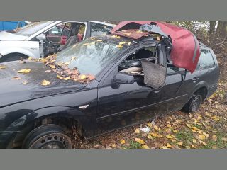 bontott FORD MONDEO III Hátfal Burkolat