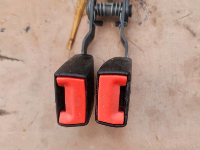 bontott FORD MONDEO III Hátsó középső Biztonsági Öv Csat