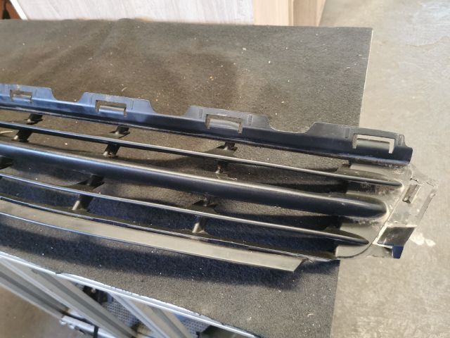 bontott FORD MONDEO III Hűtőrács