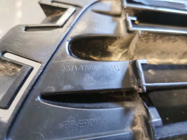 bontott FORD MONDEO III Hűtőrács