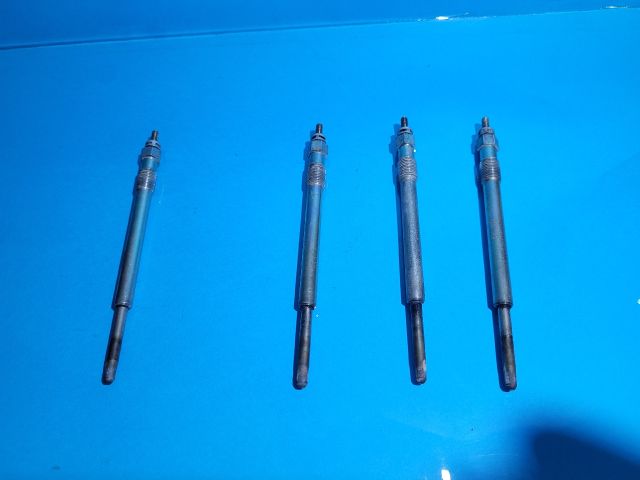 bontott FORD MONDEO III Izzító/Gyújtó Gyertya