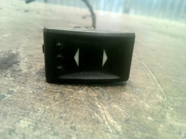 bontott FORD MONDEO III Jobb első Ablakemelő Kapcsoló