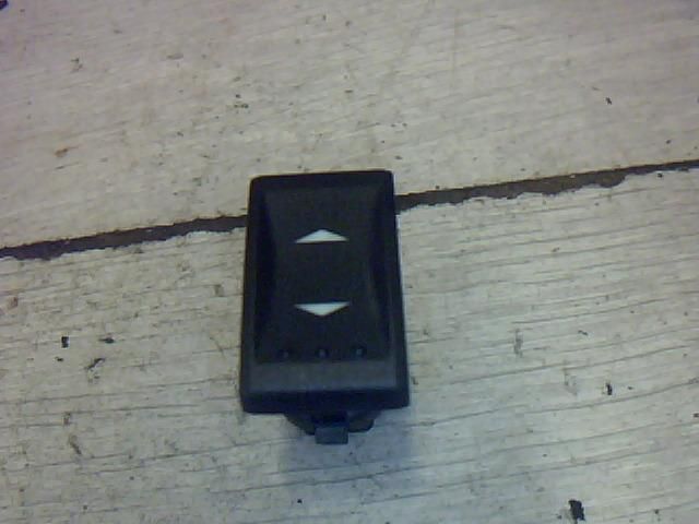 bontott FORD MONDEO III Jobb első Ablakemelő Kapcsoló