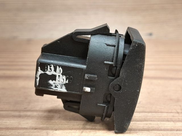 bontott FORD MONDEO III Jobb első Ablakemelő Kapcsoló