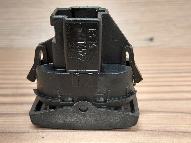 bontott FORD MONDEO III Jobb első Ablakemelő Kapcsoló