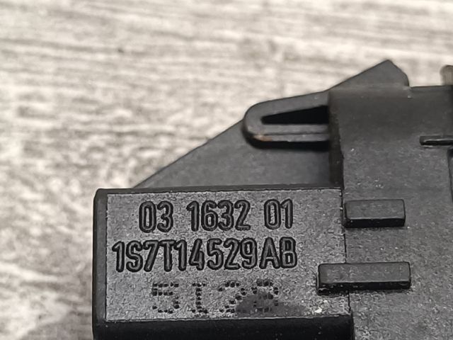 bontott FORD MONDEO III Jobb első Ablakemelő Kapcsoló