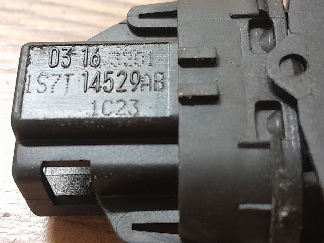 bontott FORD MONDEO III Jobb első Ablakemelő Kapcsoló