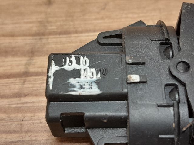 bontott FORD MONDEO III Jobb első Ablakemelő Kapcsoló